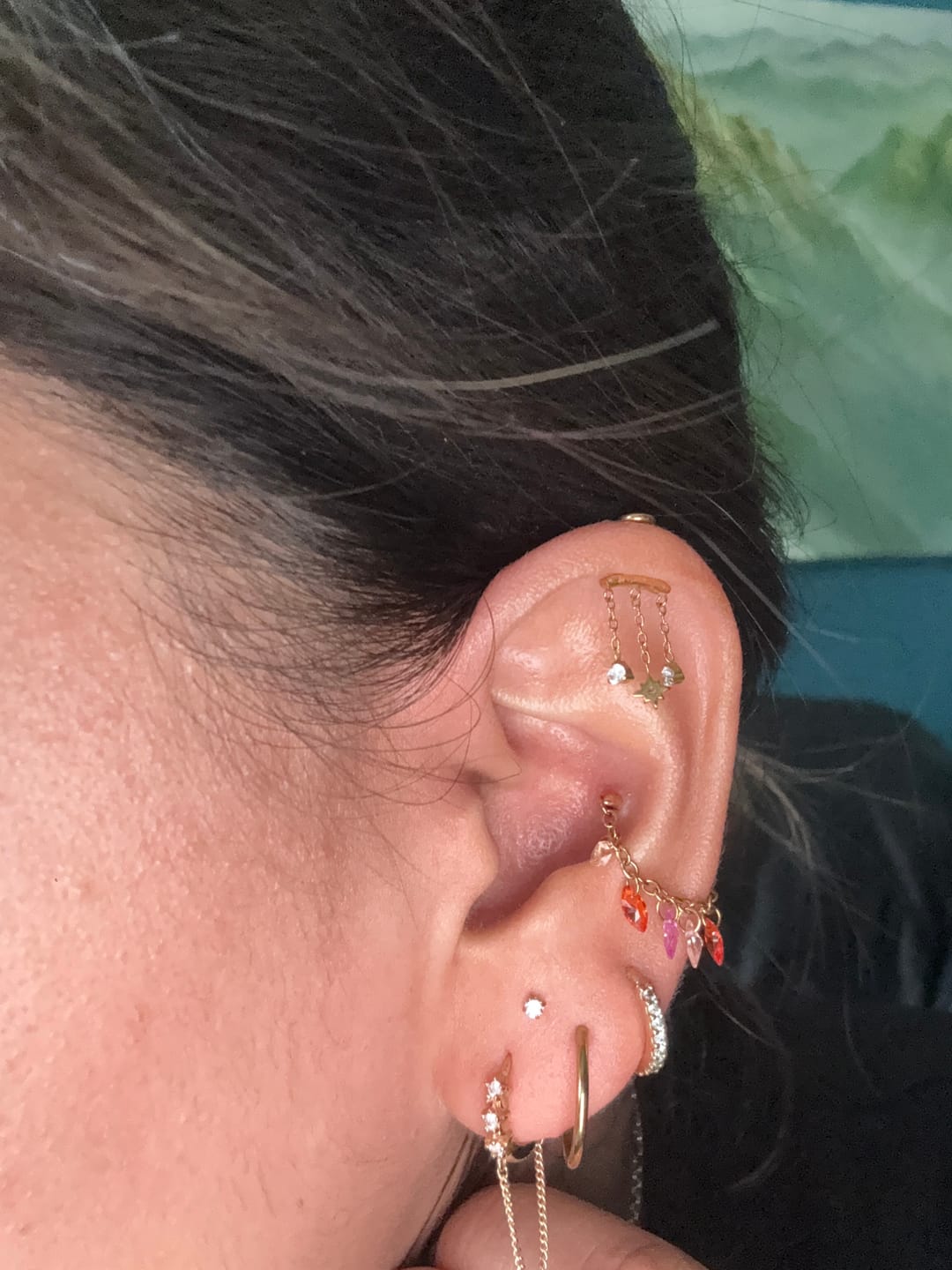 Customer photo review of SUNSET Halo Chain Cartilage Stud