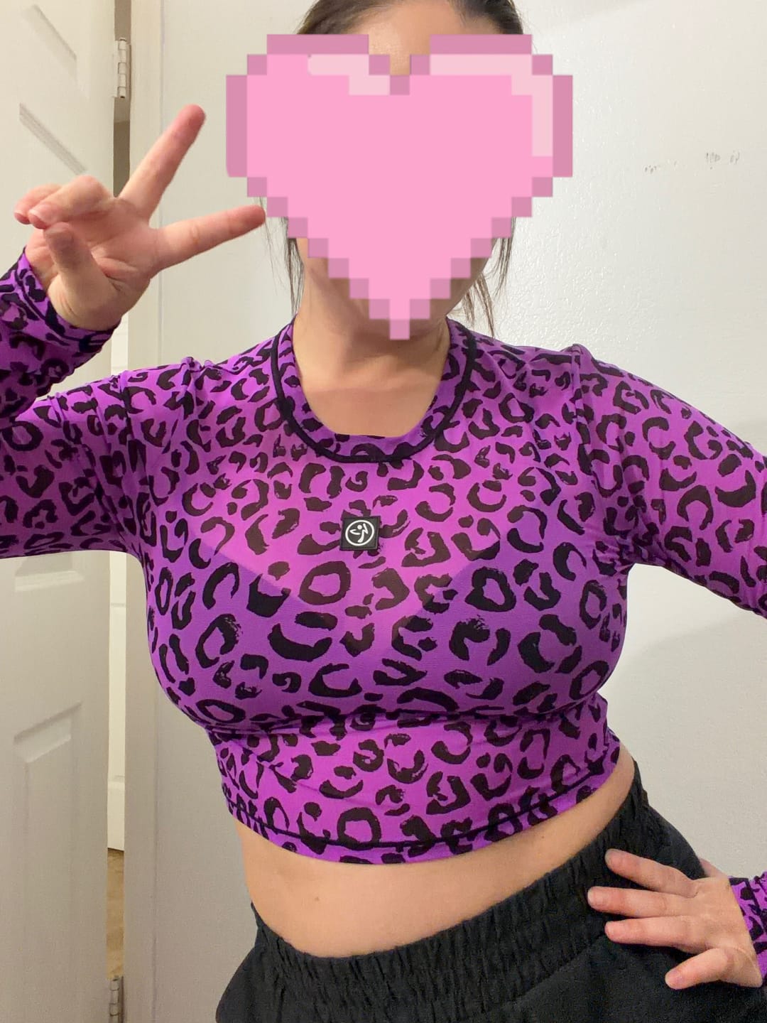 Customer photo review of Ultrabright Long Sleeve Mesh Crop Top - Cheetah