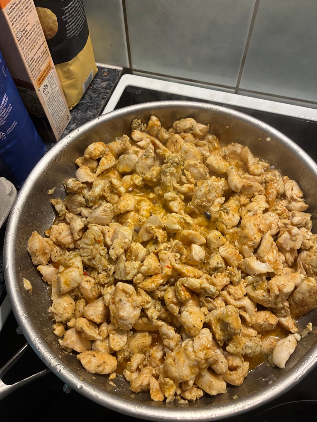 Customer photo review of Käsintaottu Titaanipannu
