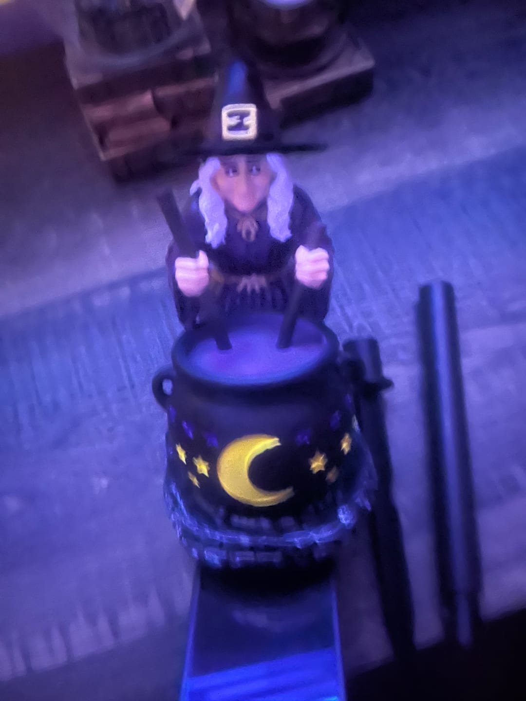 Customer photo review of 🪄Halloween Witch Glowing Cauldron Solar Light