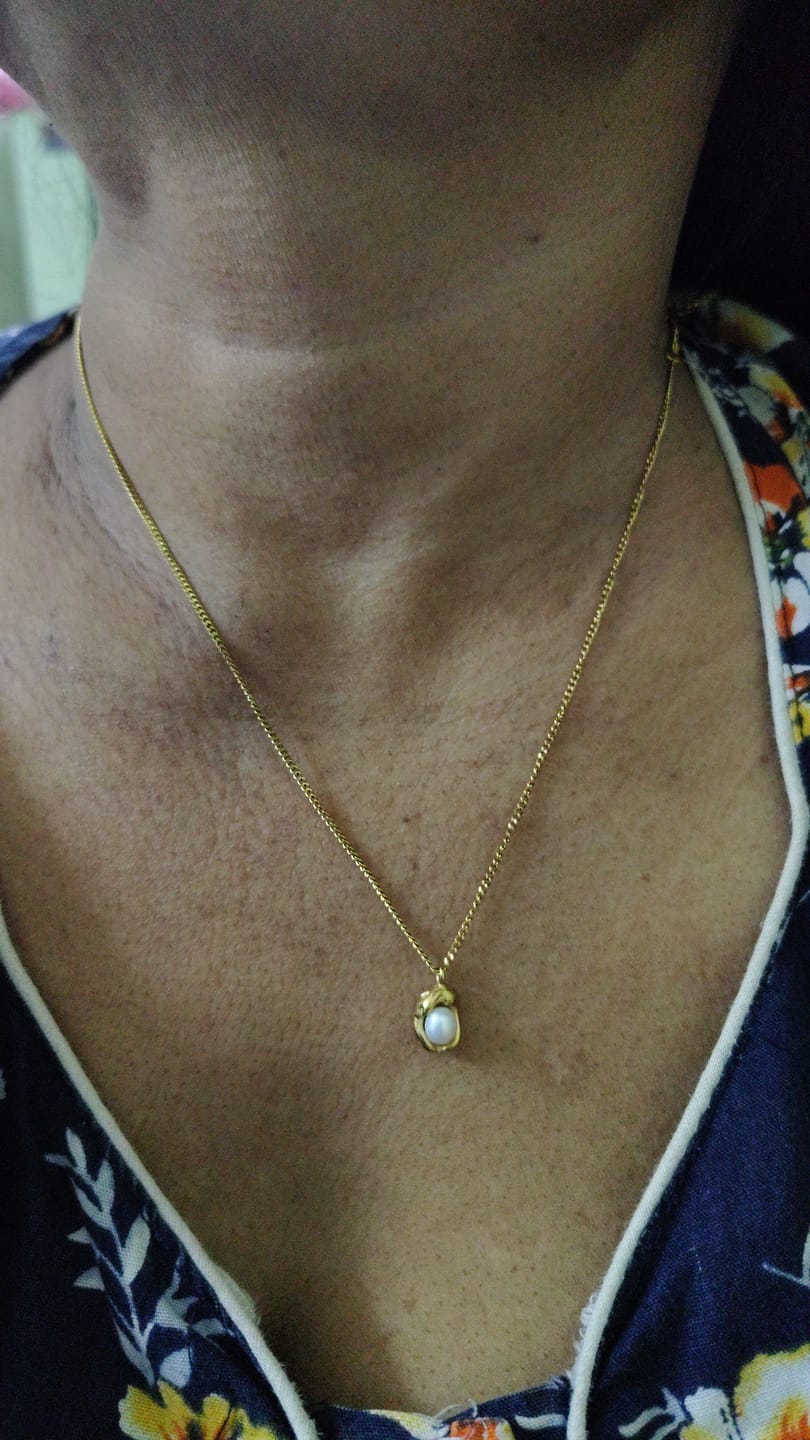 Customer photo review of Solo Sparkle Pearl Drop Necklace