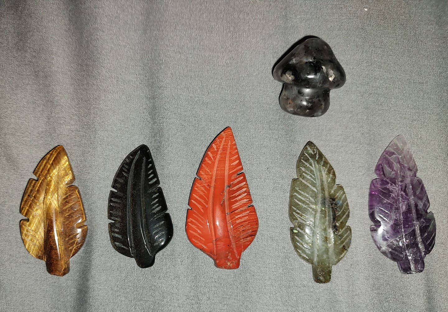 Customer photo review of Natural Crystal Carving Leaf