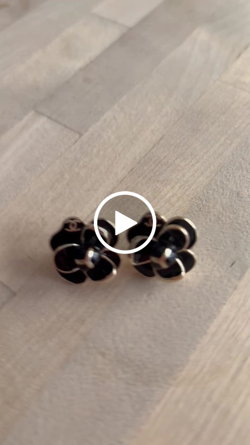 Customer video review of DOUBLE C NEW CAMELLIA GOLD EARRINGS