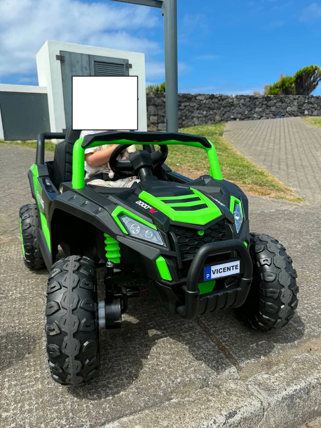 Customer photo review of Carro Elétrico para Criança BEACH BUGGY 4x4 24v Verde c/ RODAS DE BORRACHA & ASSENTO EM PELE