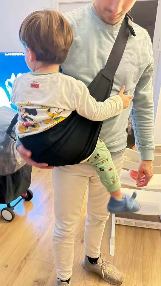 Customer photo review of Huggable Co. - Hip Carrier