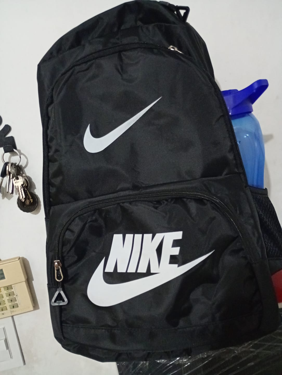 Customer photo review of Mochila Nike  Negra Letras Blancas