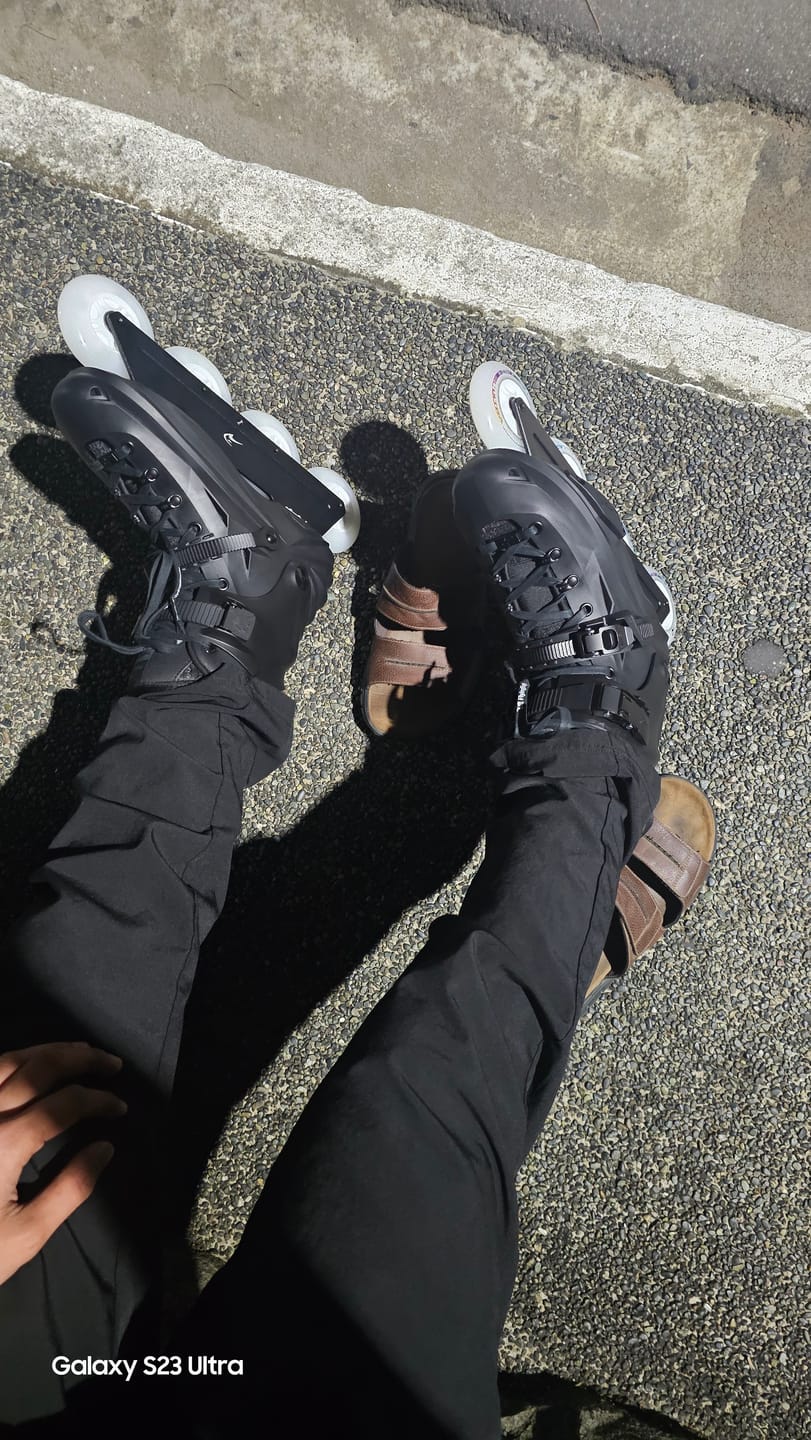 Customer photo review of Flying Eagle X7D Reaver D8490 Black Skates