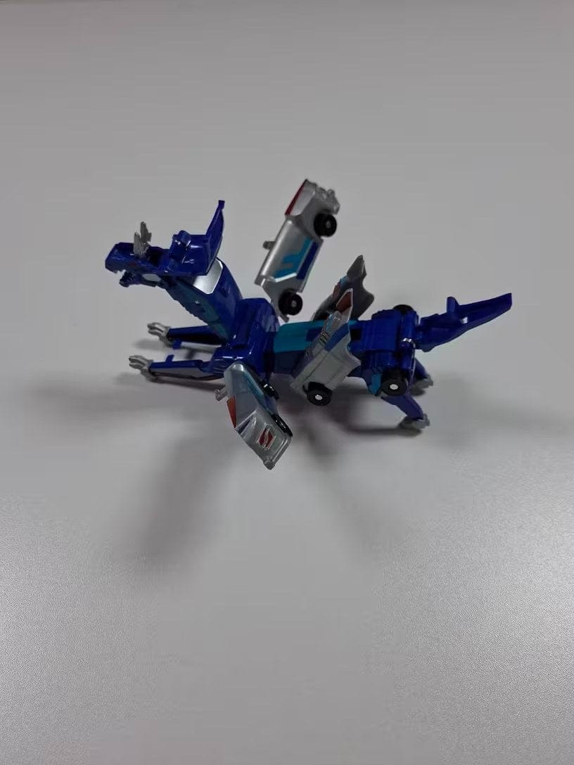Customer photo review of Fusion Strike Dragons Magnetische Rennwagen | Crash Fusion Drachen Verwandlung Kinder