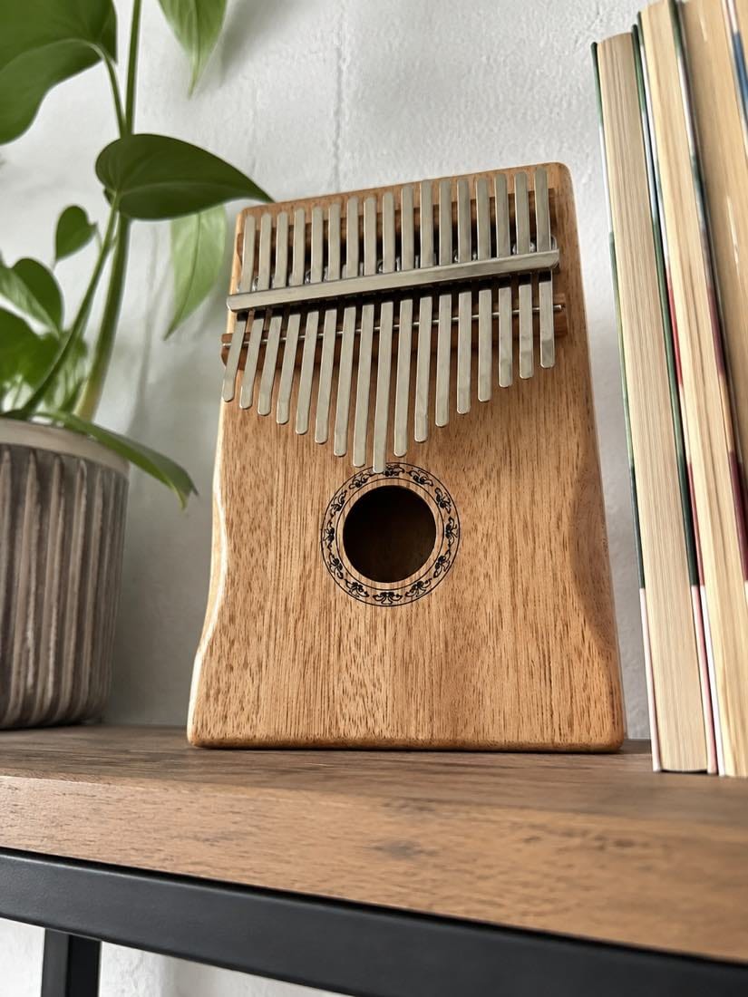Customer photo review of Kalimba 17 Tasten - Mahagoni, mit Resonanzkammer