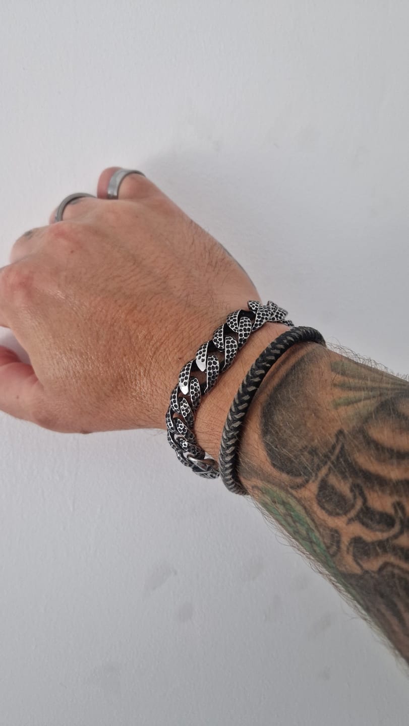 Customer photo review of BATTLE STEEL.