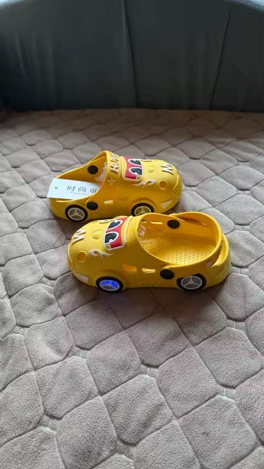 Customer photo review of GlowRun LED Auto Hausschuhe Kinder | Leuchtende Pantoffeln Blinkend Leichtgewicht