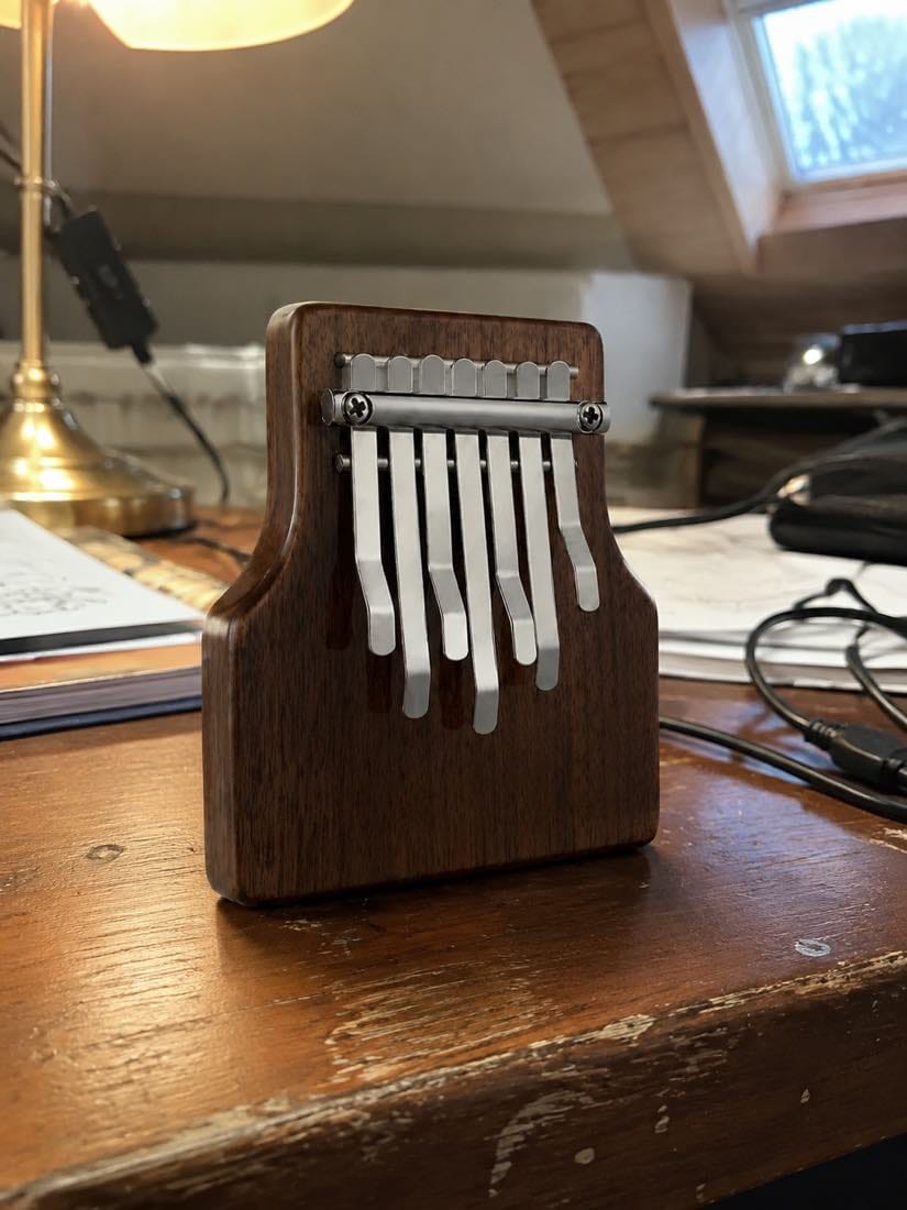 Customer photo review of Kalimba 7 Tasten - Walnussholz, für Kinder ab 3