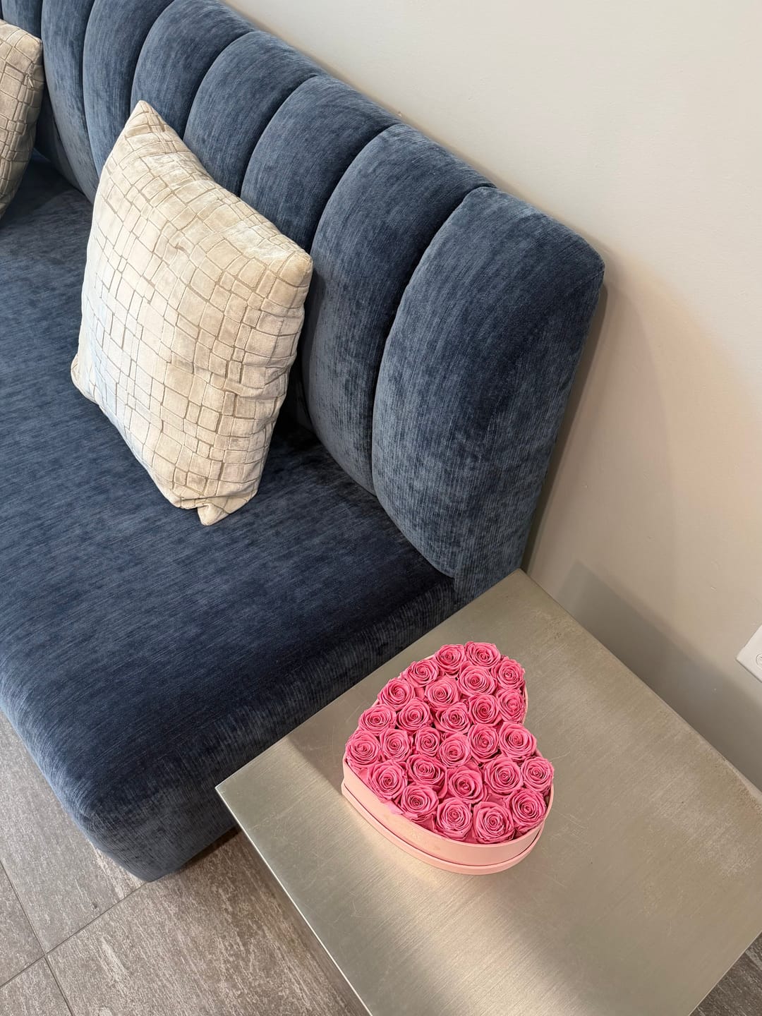 Customer photo review of Blush Affection 2-Dozen Roses In Pink Heart Box