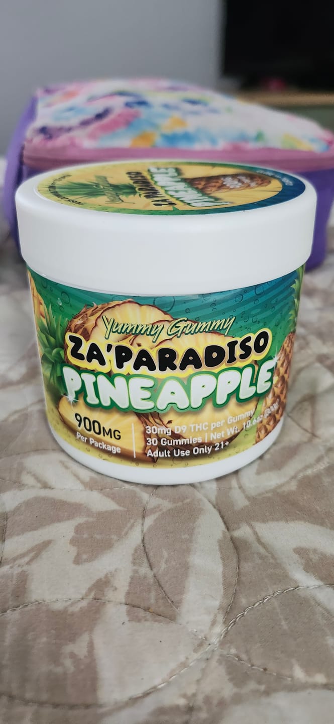 Customer photo review of 900MG Yummy Gummy D9