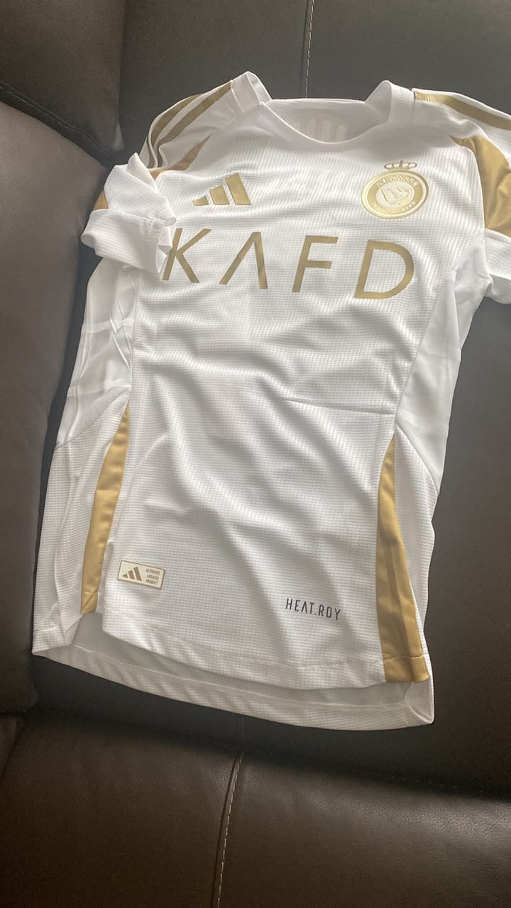 Customer photo review of RONALDO #7, Al Nassr Tercera 24/25 (Envío Express)