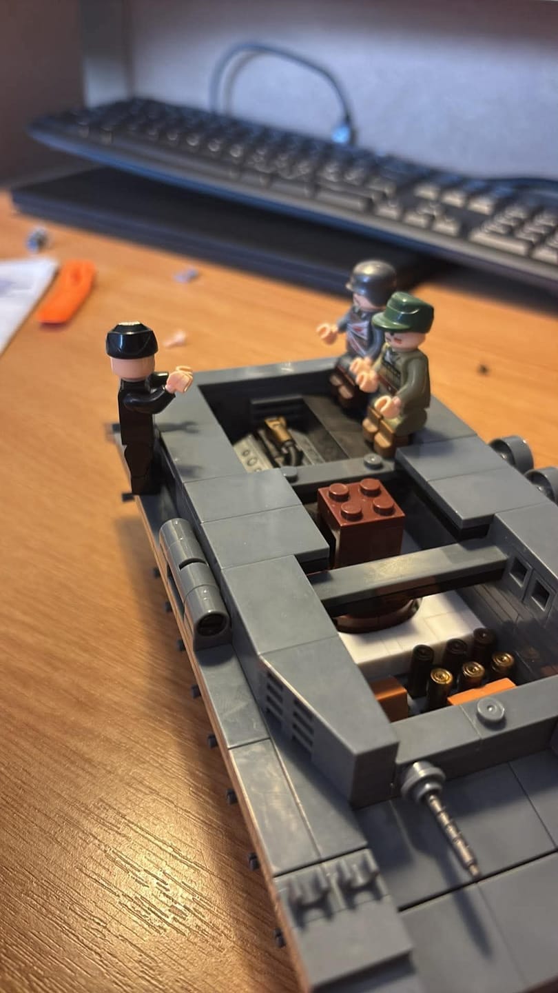 Customer photo review of 🎁 Brick Battalion | 24 Soldiers (100% off)