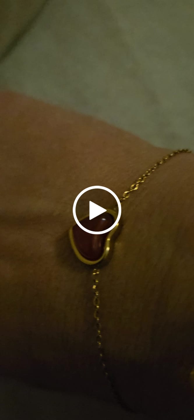 Customer video review of Karneol Armband - Herz Anhänger