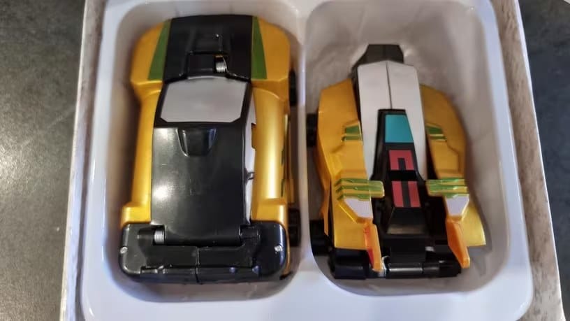 Customer photo review of Fusion Strike Dragons Magnetische Rennwagen | Crash Fusion Drachen Verwandlung Kinder