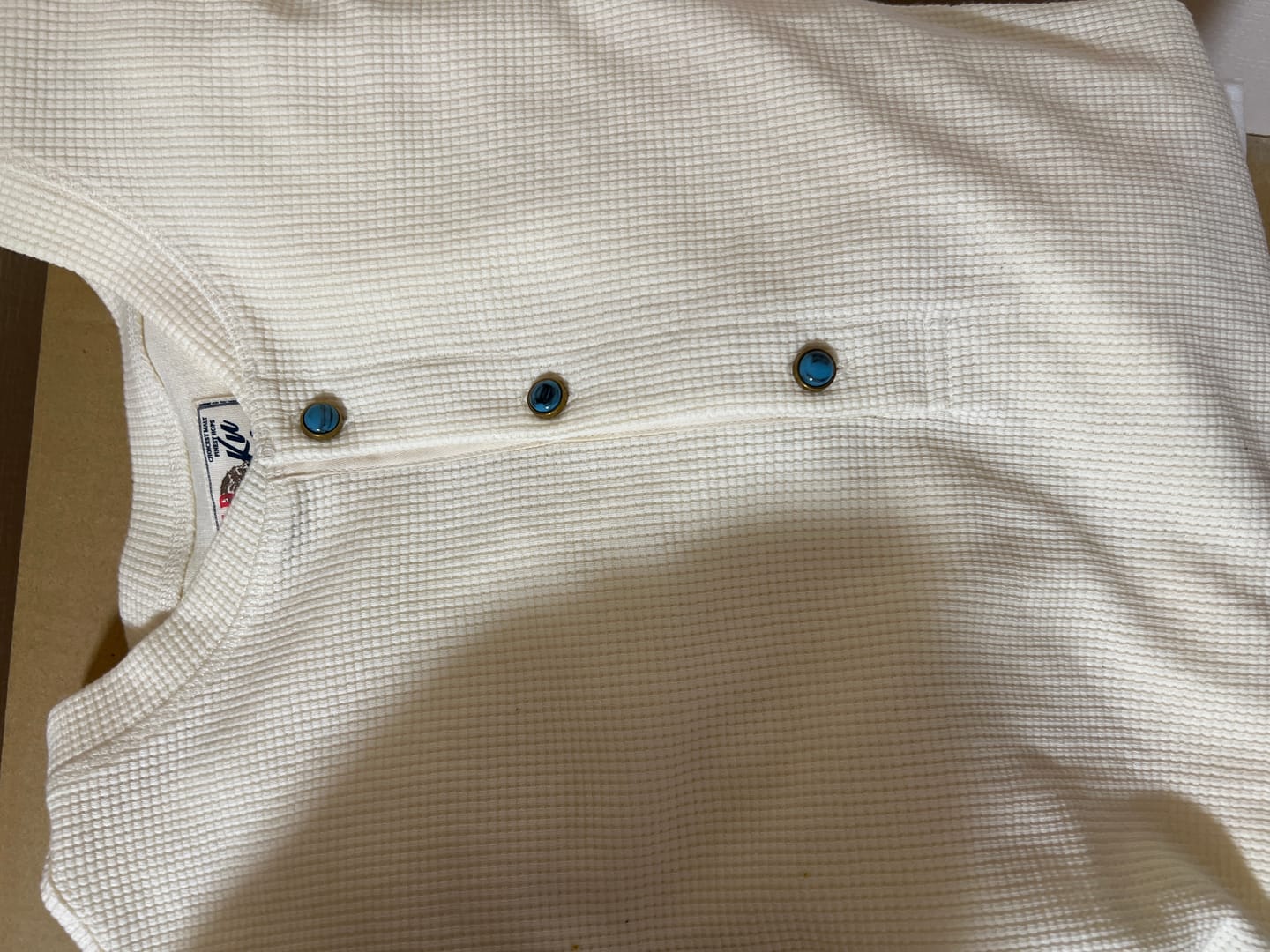 Customer photo review of ターコイズ風ボタン付き　ワッフルヘンリーTシャツ