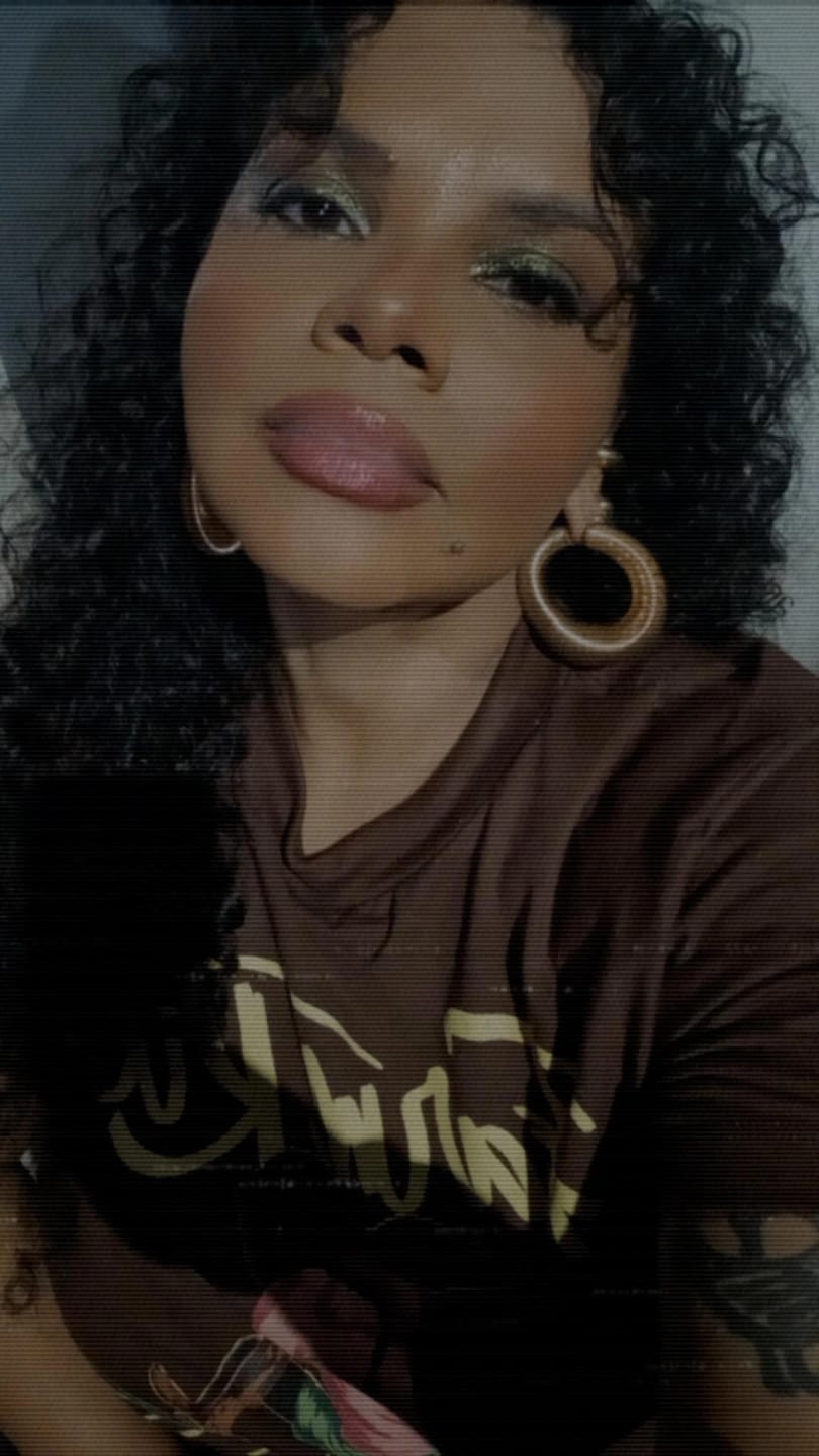 Customer photo review of Lip Oil Gummy Panda – VIZZELA