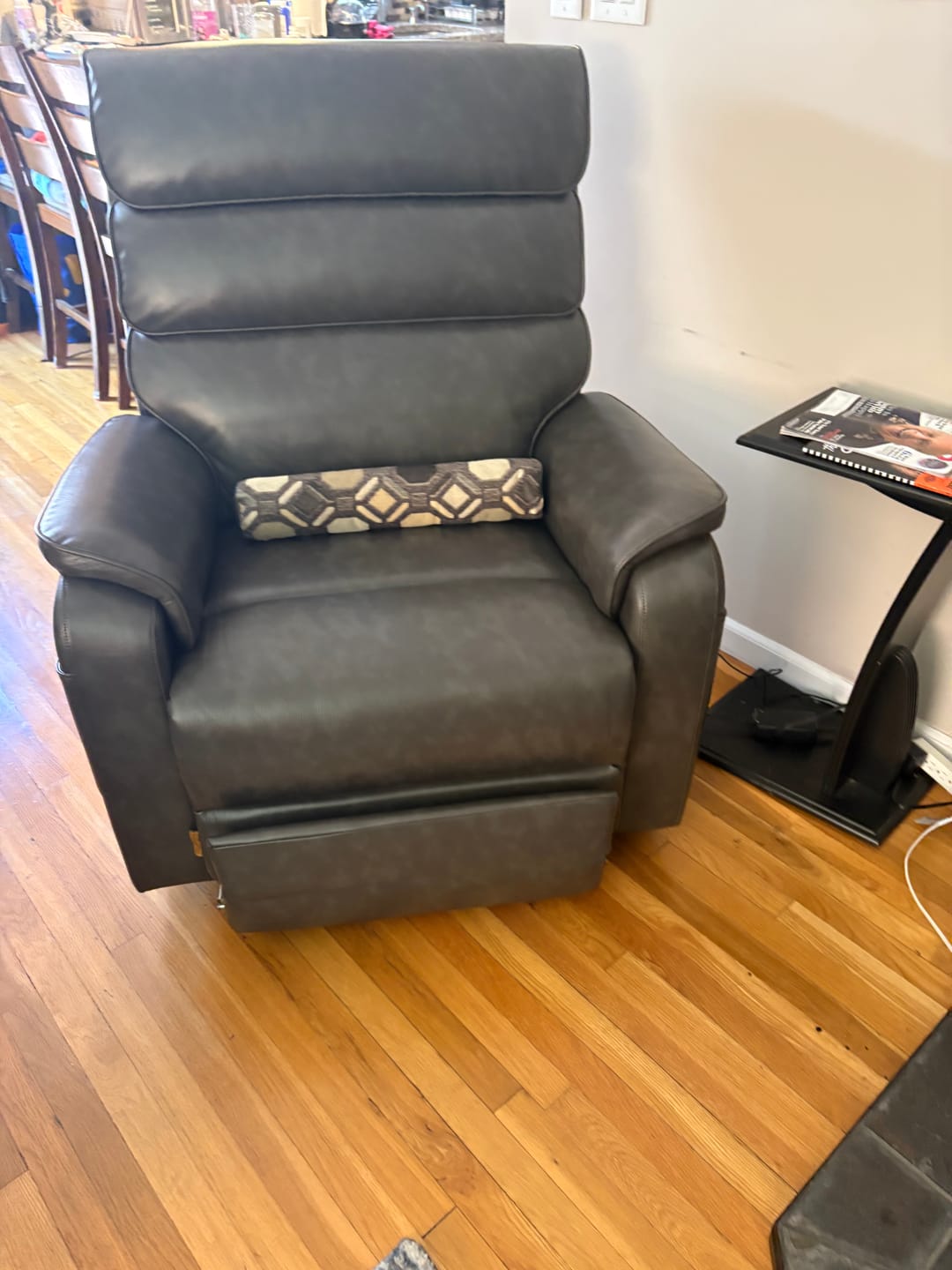 Customer photo review of 9188ET Big & Tall Power Lift Recliner – Dual Motor, 400LBS, Lay Flat, Heat & Massage