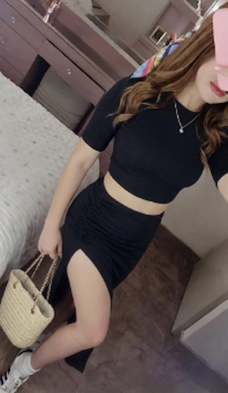 Customer photo review of Yazlık Yırtmaç Midi Boy Büzgü Etekli Croplu Takım