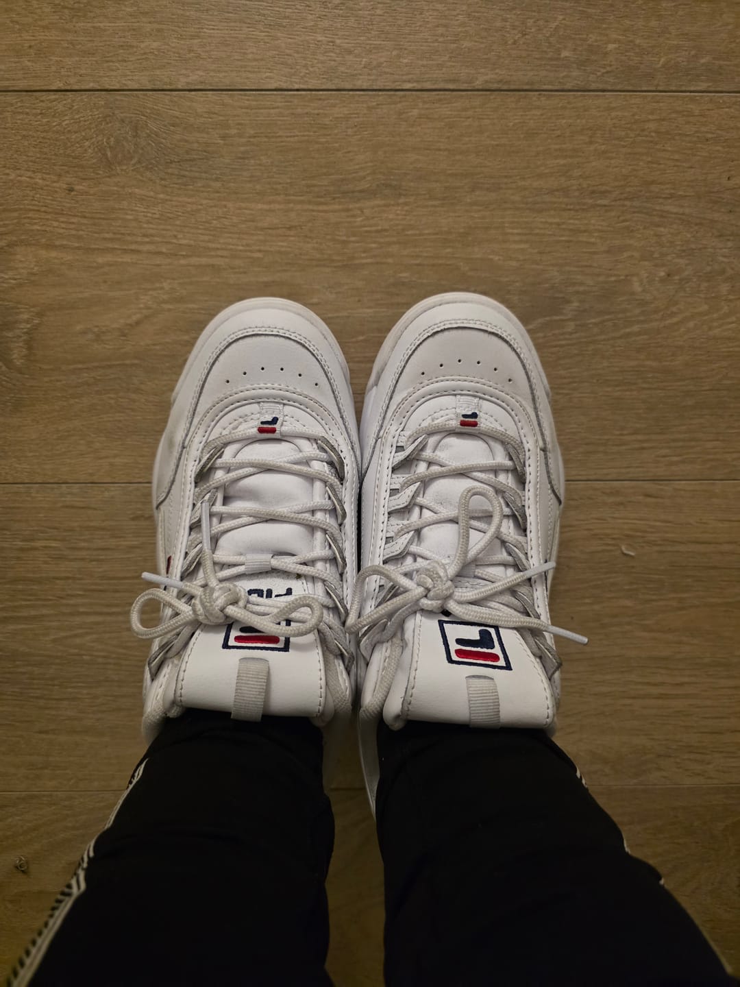 Customer photo review of Zapatilla Fila Disruptor II Premium Mujer Mono Blanco
