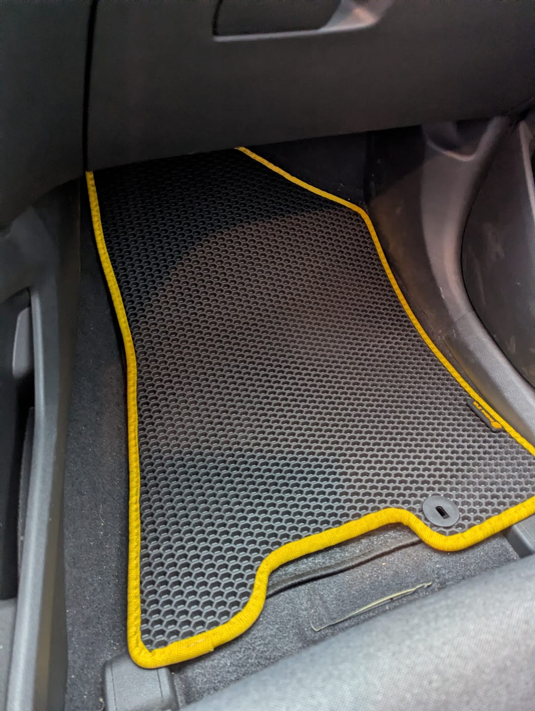 Customer photo review of Auto Fußmatten nach Maß - Komplettset