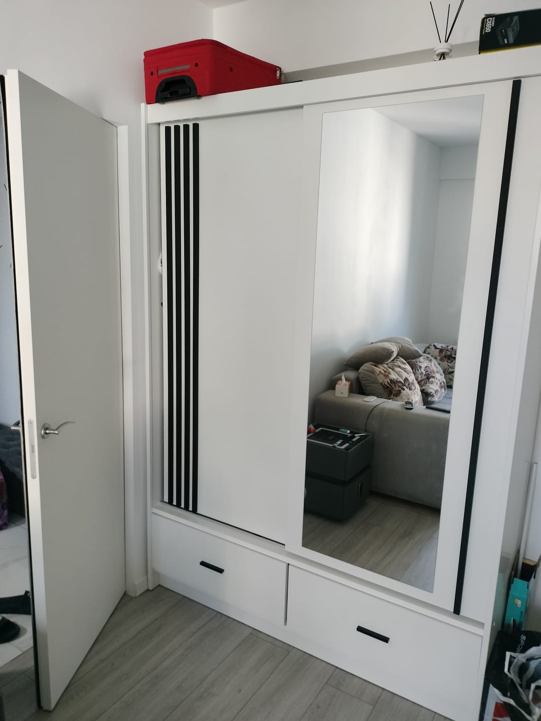 Customer photo review of Dulap CANADA CA24-150, alb/negru, PAL, cu 2 usi si 2 sertare, 150x60x215 cm