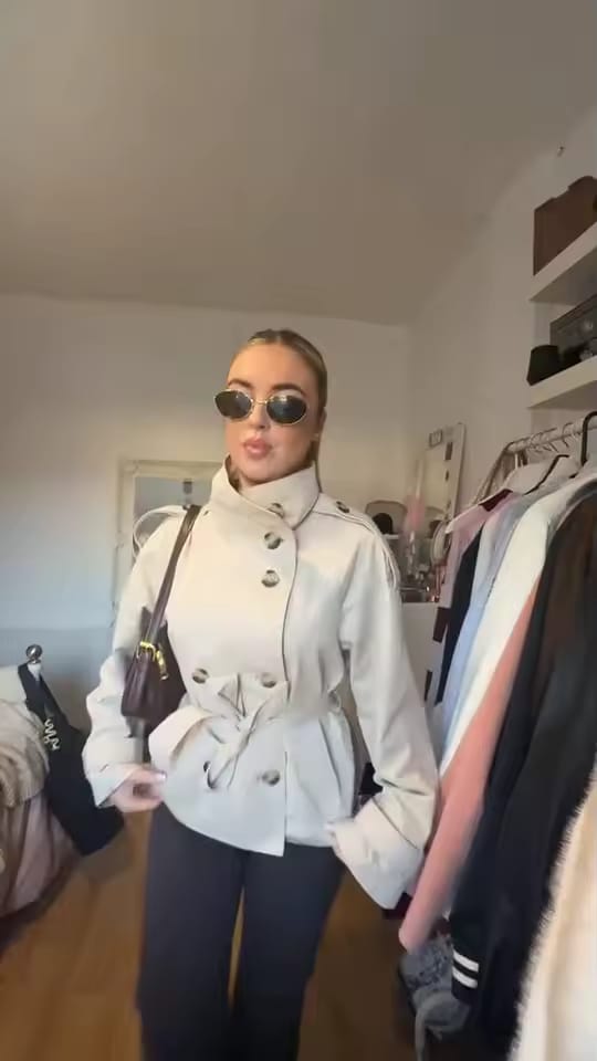Customer photo review of Trench Velora