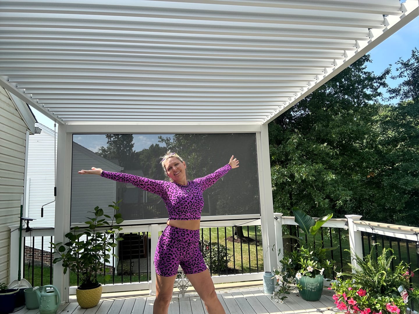 Customer photo review of Ultrabright Long Sleeve Mesh Crop Top - Cheetah