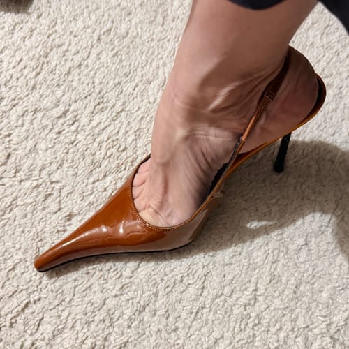 Customer photo review of YSL 26S POINTED-TOE SLINGBACK HEELS 105 MM IN DARK ORANGE PATENT CALFSKIN STYLE 2