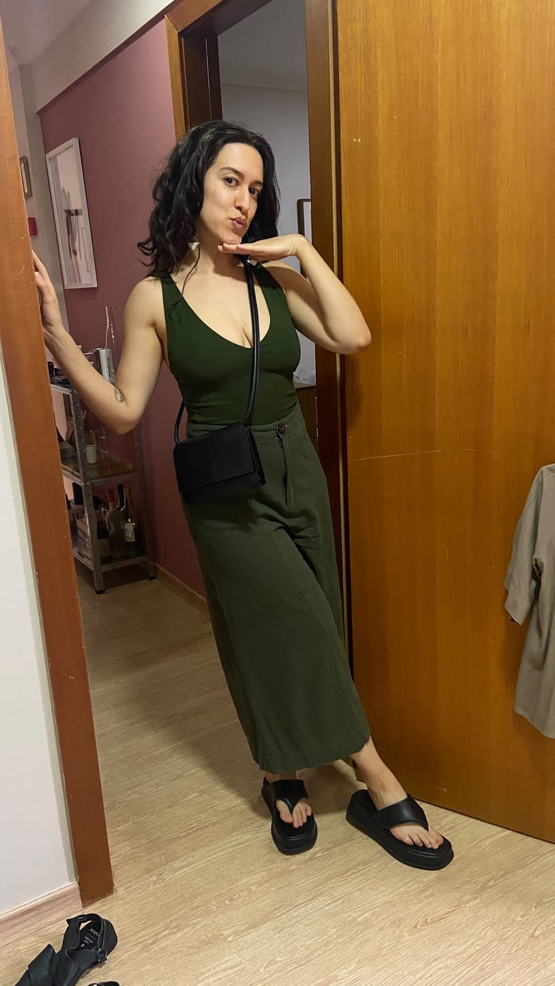 Customer photo review of Body Papoula Verde Escuro