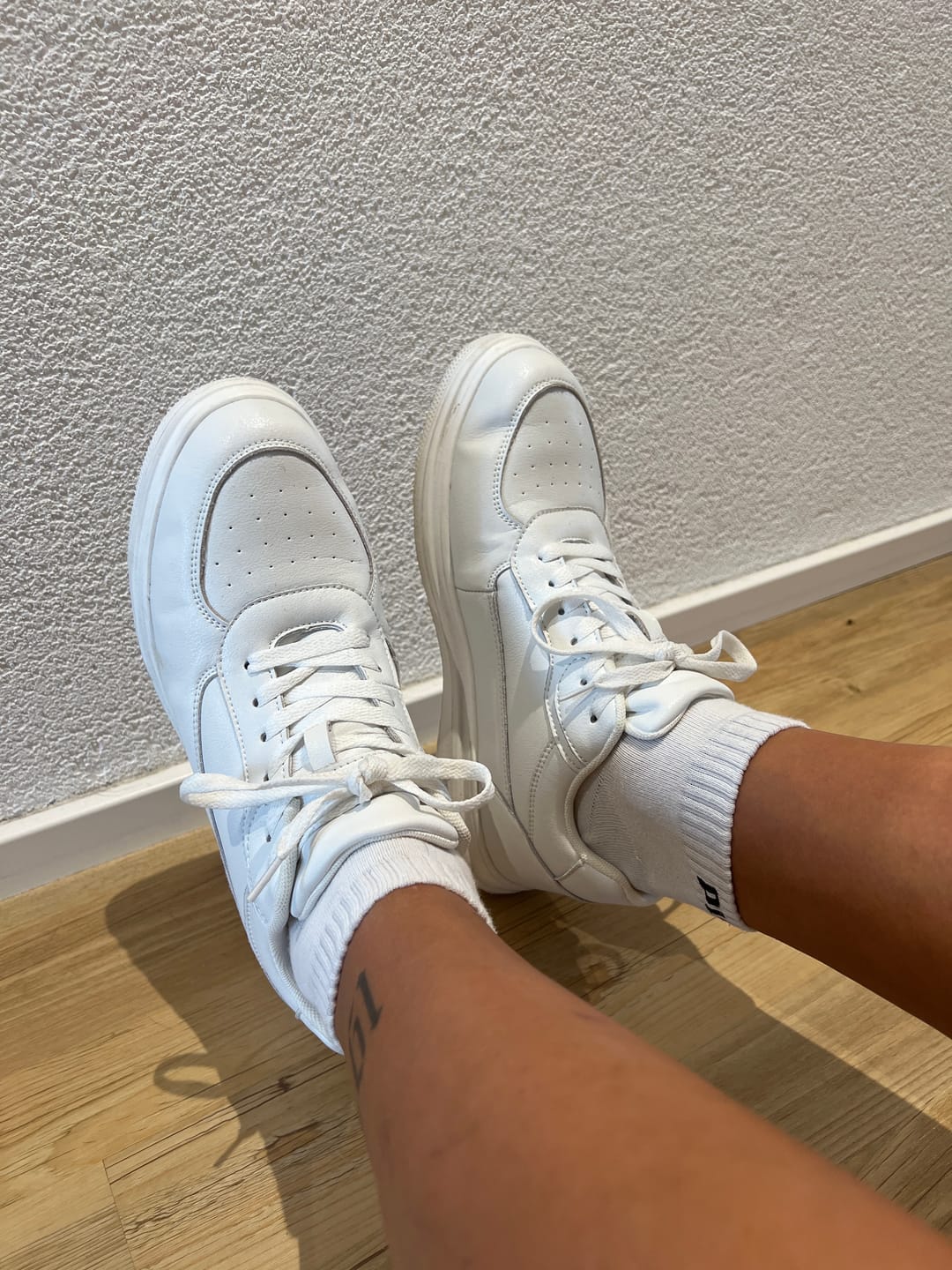 Customer photo review of ELEVATESHOES WHITE CASUAL