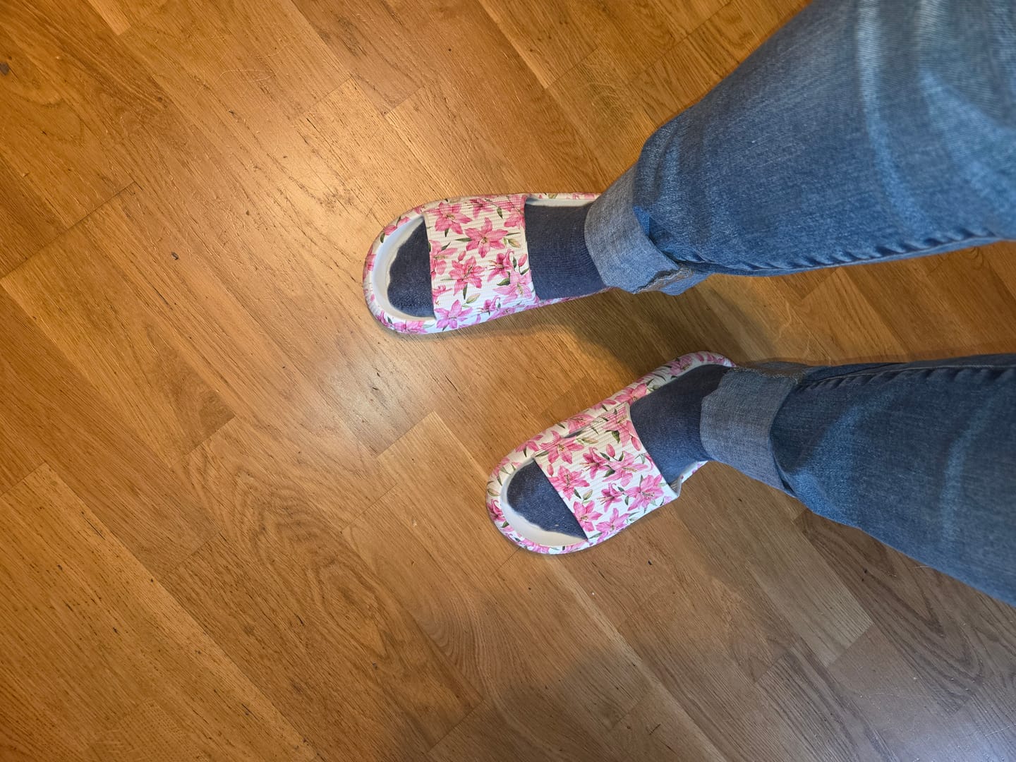 Customer photo review of HappyFlops Limited Editions