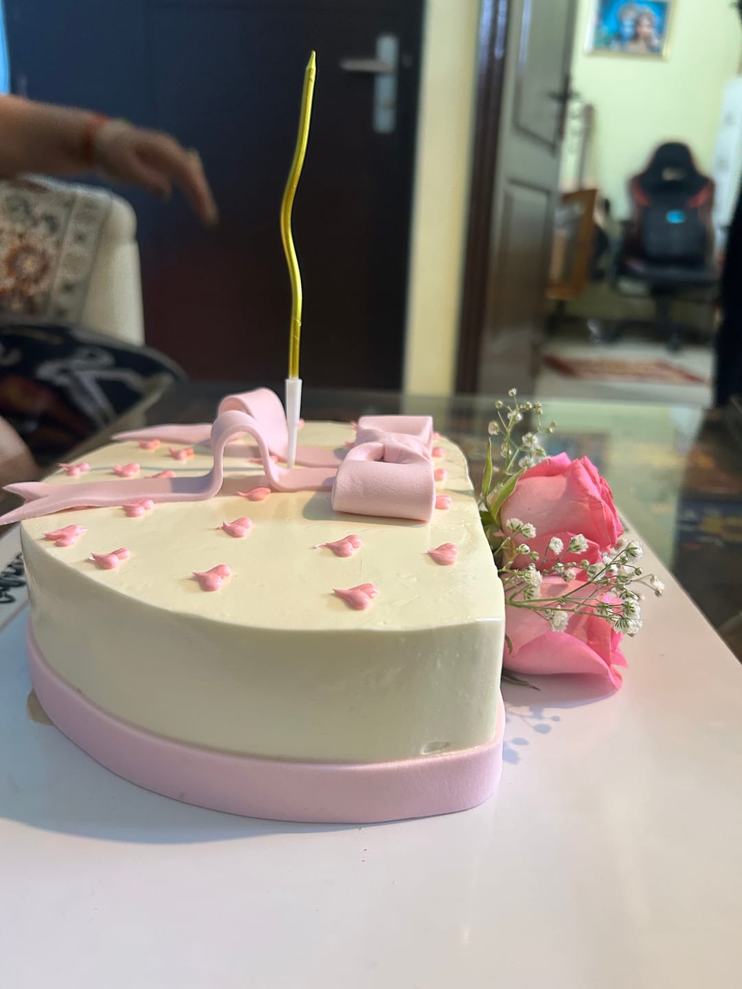 Customer photo review of Bow-Kissed Cake Bouquet