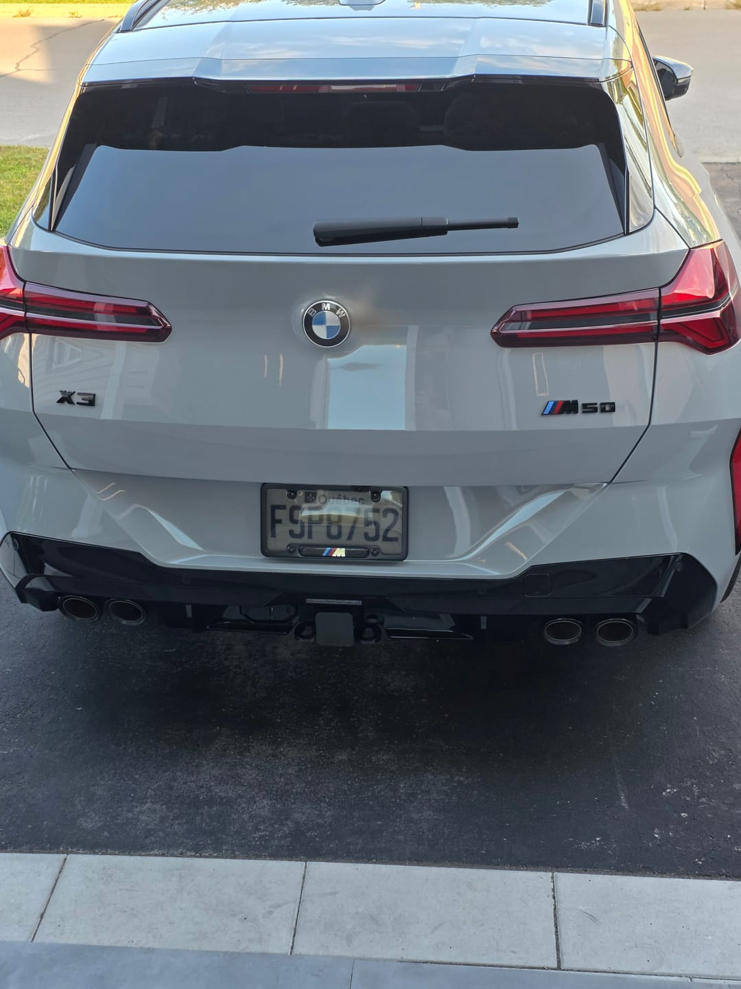 Customer photo review of GLOSS BLACK TRUNK EMBLEM FOR BMW G30 M550i