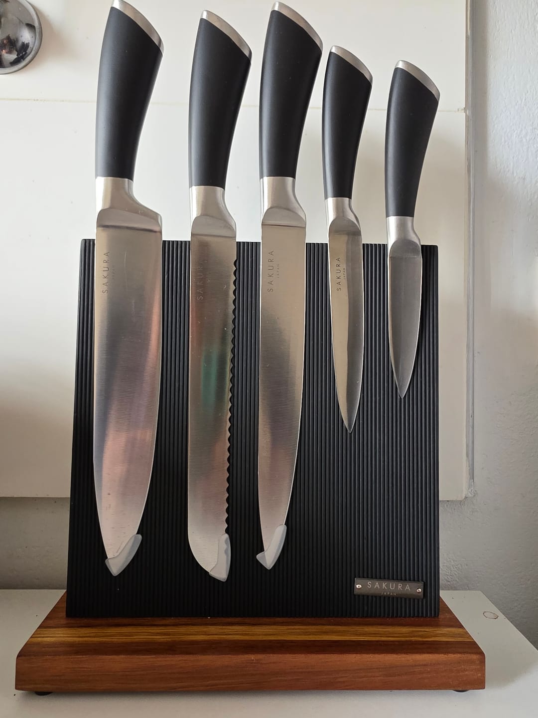 Customer photo review of Taco De Cuchillos Magnético Sakura Edge Collection - 6 Piezas