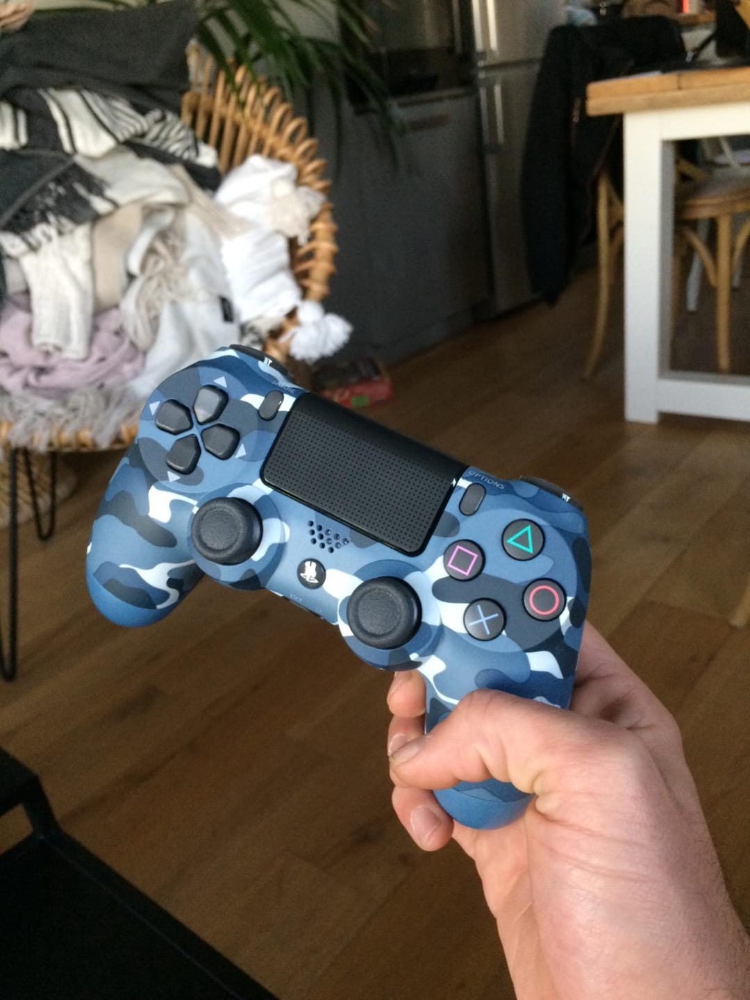 Customer photo review of Sony Manette sans fil PS4 Dualshock – Édition Camouflage