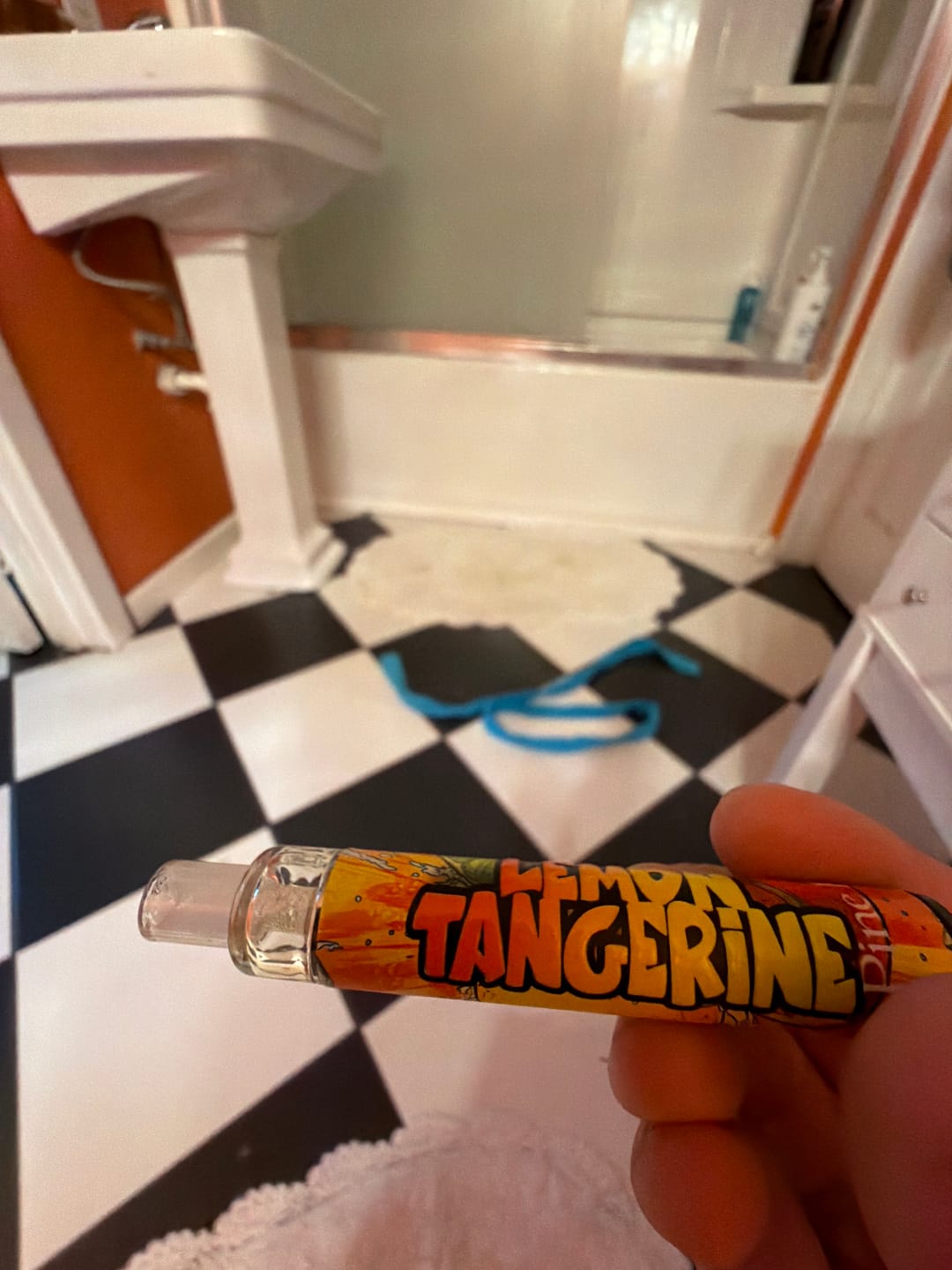 Customer photo review of Lemon Tangerine Live Rosin Disposable — 0.5g