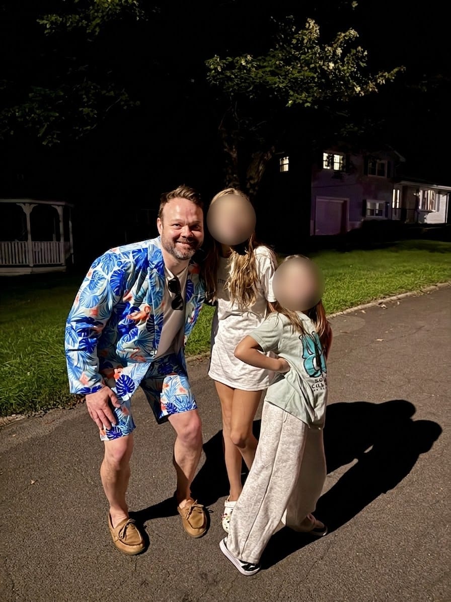 Customer photo review of Cool Flamingos Men's Party Costumes-Theme Party 2pcs Suit set-Blazer Shorts