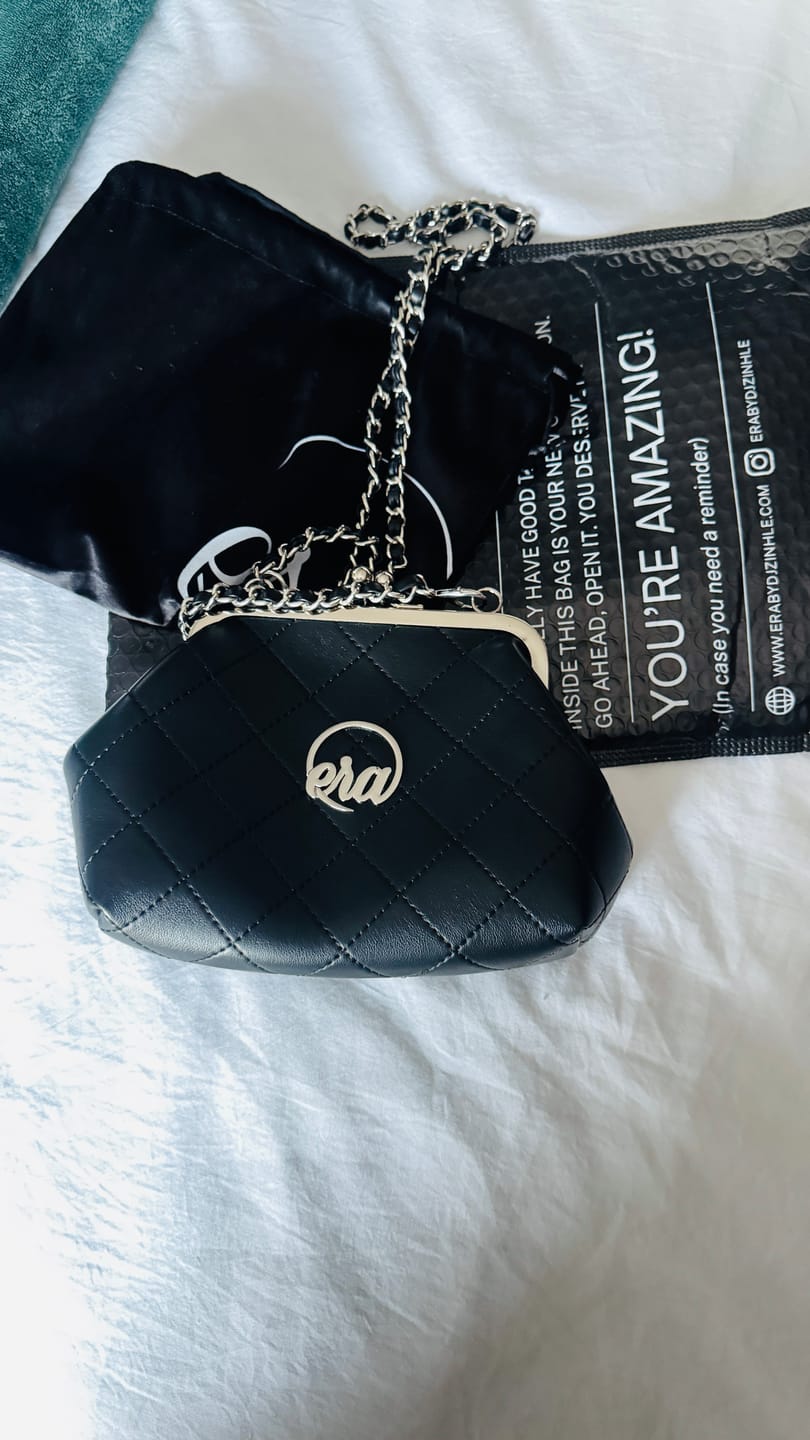 Customer photo review of ERA Mini Kisslock Chain Bag – Black
