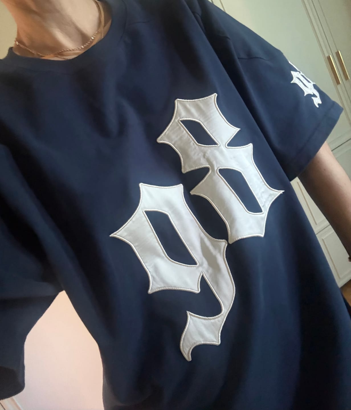 Customer photo review of Rase le sol Gothic Number Appliqué Washed Oversized T-Shirt