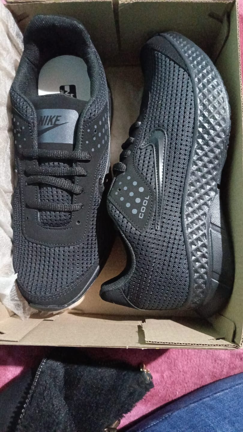Customer photo review of Tenis 013 Negro Total