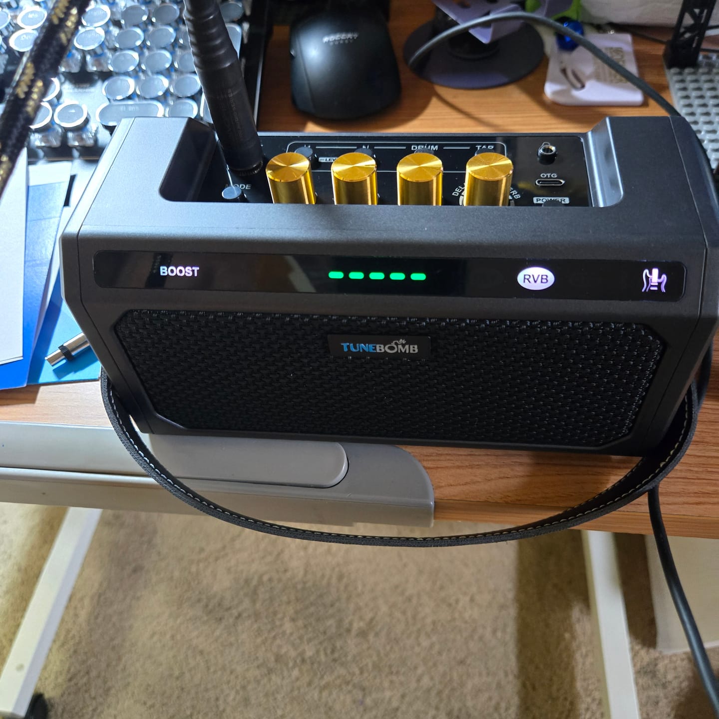 Customer photo review of TuneBomb: 10W Rechargeable Mini Amp for Guitar & Bass