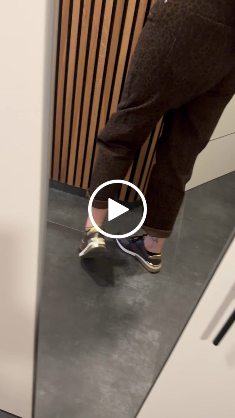 Customer video review of Stretch Mom Jeans DARK CHOCOLATE LEO