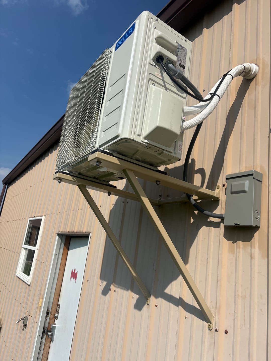 Customer photo review of DELLA Optima Pro Series 9000 BTU 25 SEER2 Ultra Hyper Heat Mini-Split AC - Up to 400 Sq.Ft.