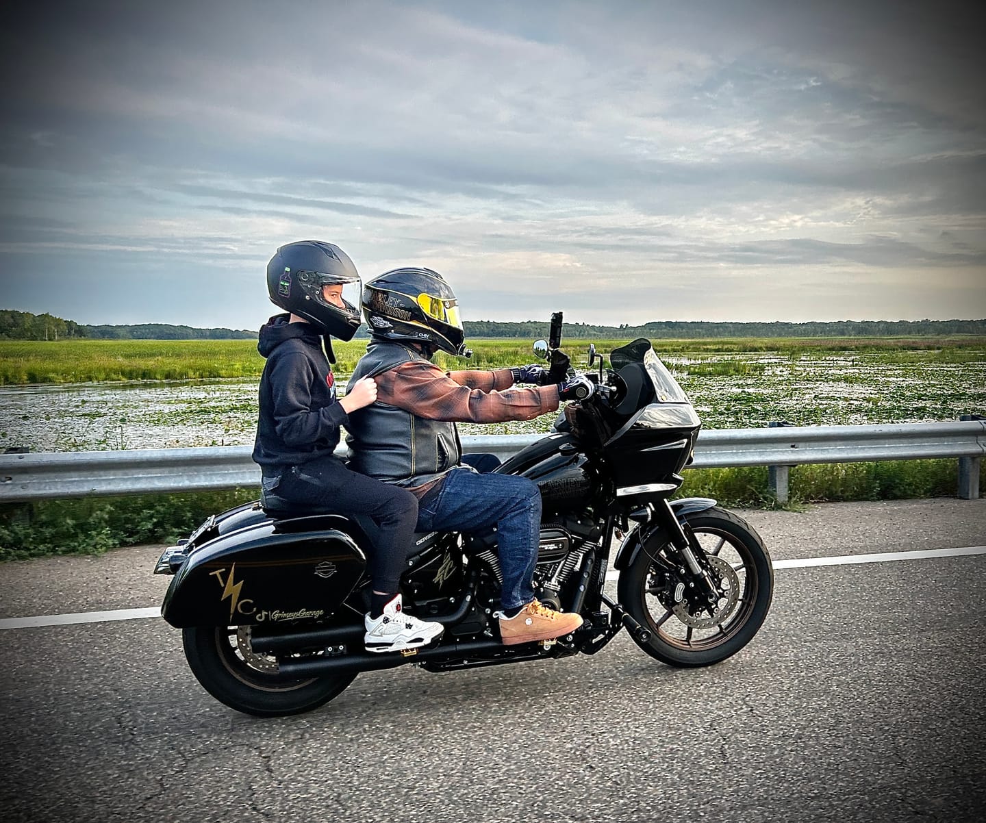 Customer photo review of HIGH NOON FLANNEL ON US