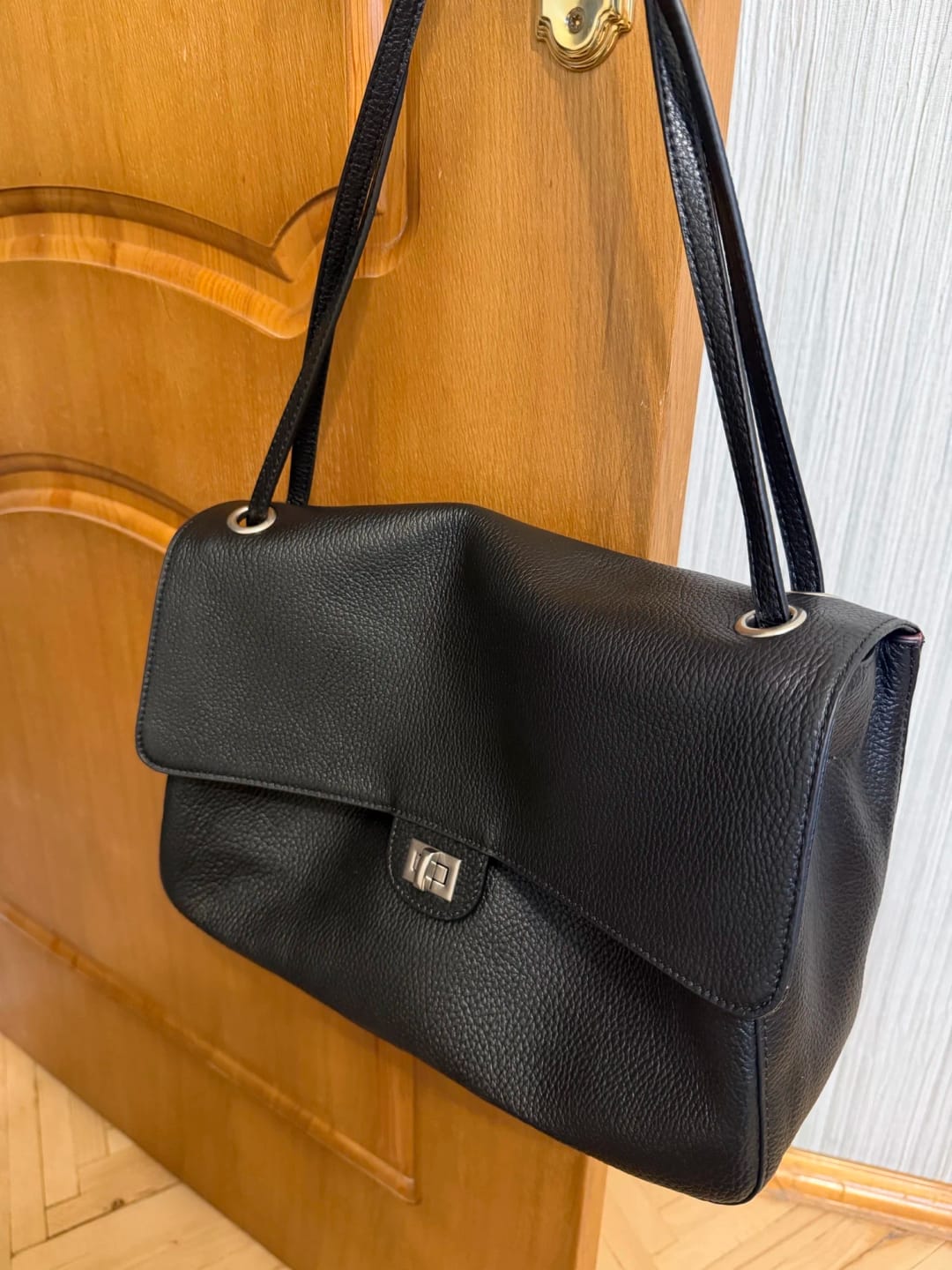 Customer photo review of Alicia Commuting Tote Bag