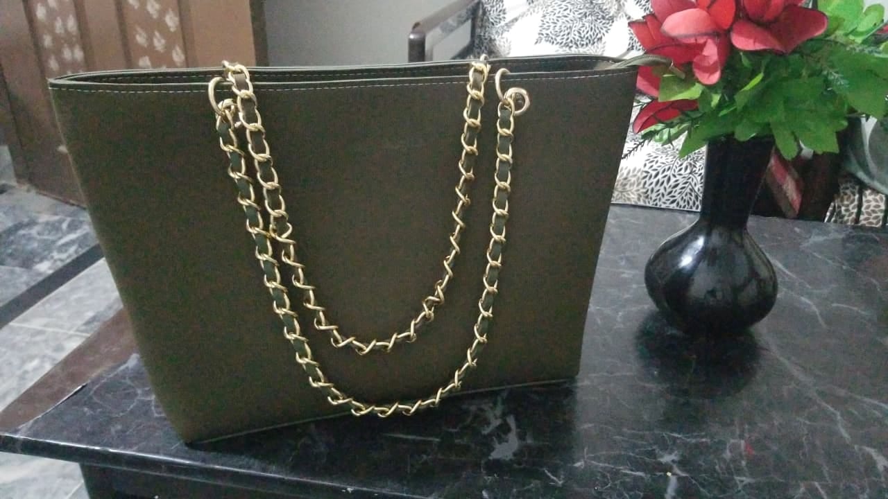 Customer photo review of Green Belle The Classic Tote Bag